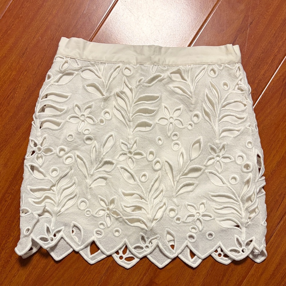 Elegant White Lace Women Shorts